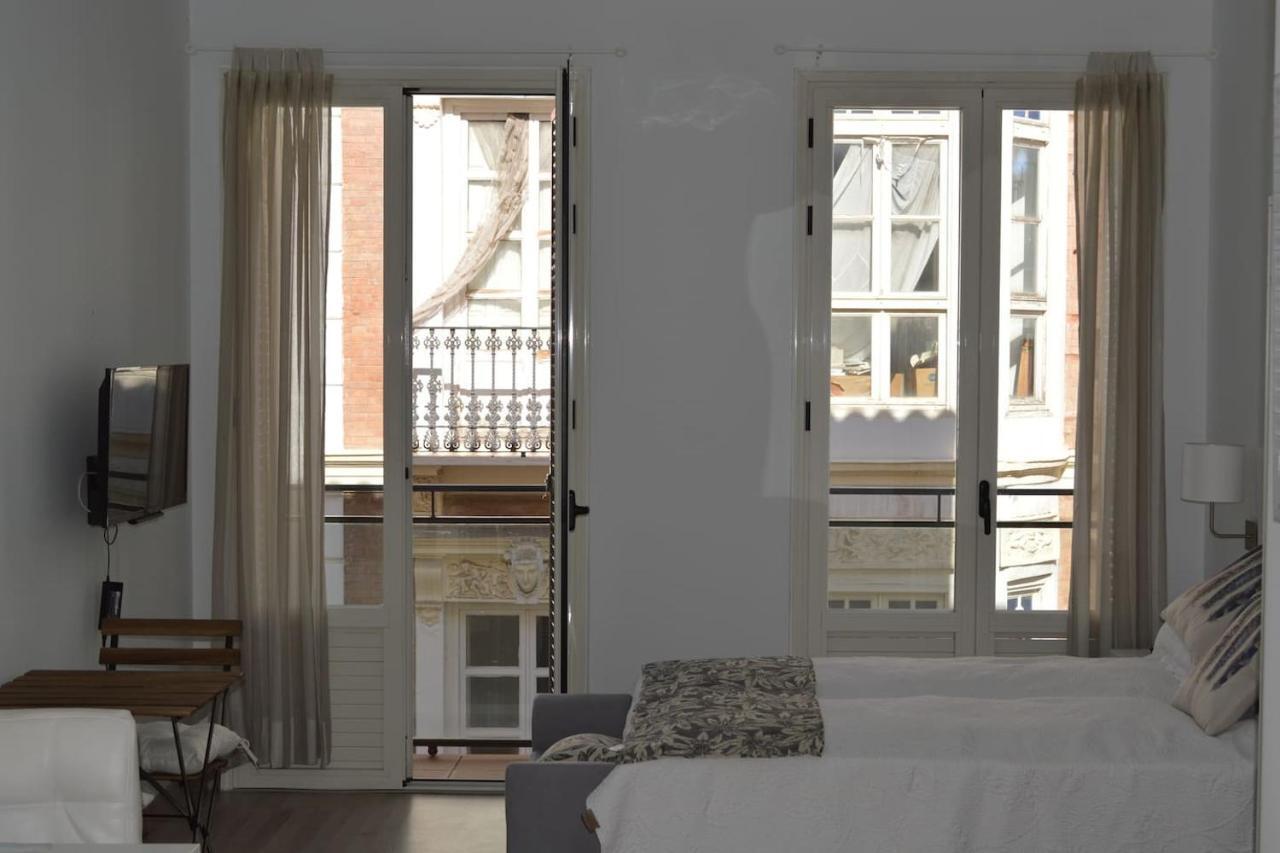 Modern Studio Flat Close To Plaza Merced Malaga Exterior photo