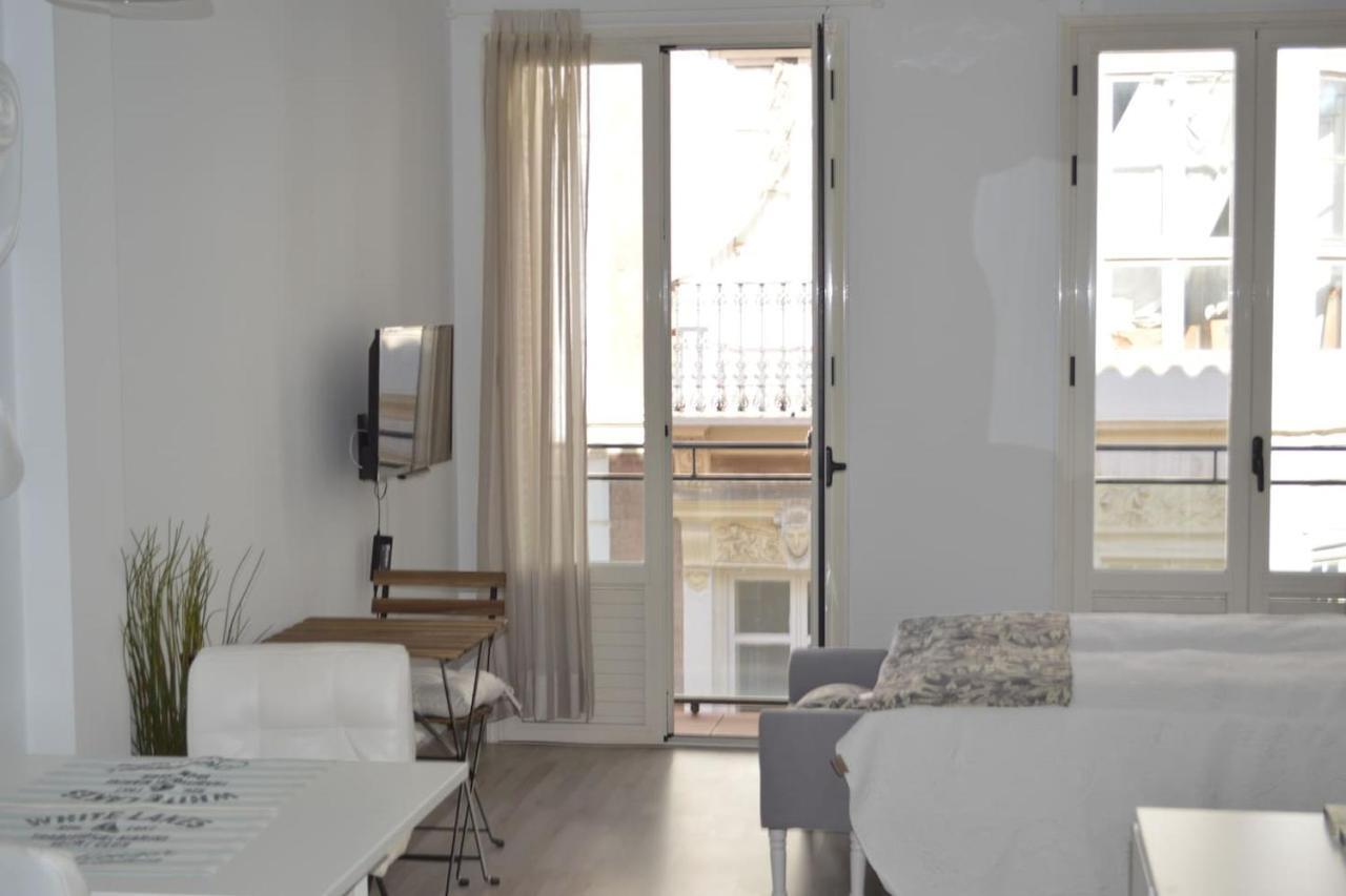 Modern Studio Flat Close To Plaza Merced Malaga Exterior photo